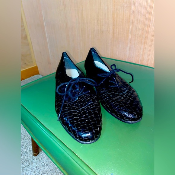 Vintage Leather Trotters Lace Up Oxfords - Picture 1 of 10